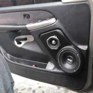 center ortho Speaker Upgrade for the Front Door of your 2000-2006 Chevrolet Tahoe, Suburban, Avalanche, Silverado. GMC Yukon, Sierra. Cadillac Escalade. Easy installation of a 6.5" and 3.5" Midrange or Tweeter for the most powerful car stereo possible.