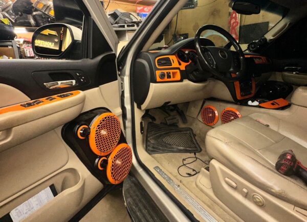 customer image Speaker Upgrade for the Front Door of your 2007-2009 Chevrolet Tahoe, Suburban, Avalanche, Silverado. GMC Yukon, Sierra. Cadillac Escalade. Easy installation of a Dual 8" and Dual Tweeter for the most powerful car stereo possible.