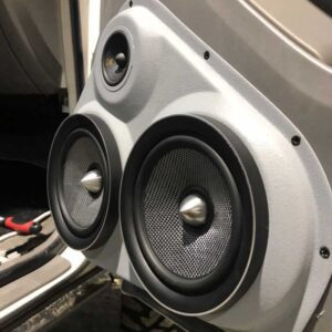 customer image Speaker Upgrade for the Front Door of your 2003-2009 Toyota 4Runner. Easy installation of a Dual 6.5" Midrange and Single 3.5" Super Tweeter for the most powerful car stereo possible.