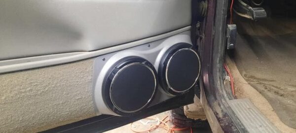 customer image Speaker Upgrade for the Rear Door of your 1995-1999 Chevrolet Tahoe, Suburban, Silverado; GMC Yukon, Sierra. Easy installation of a Dual 6.5" Midrange for the most powerful car stereo possible.