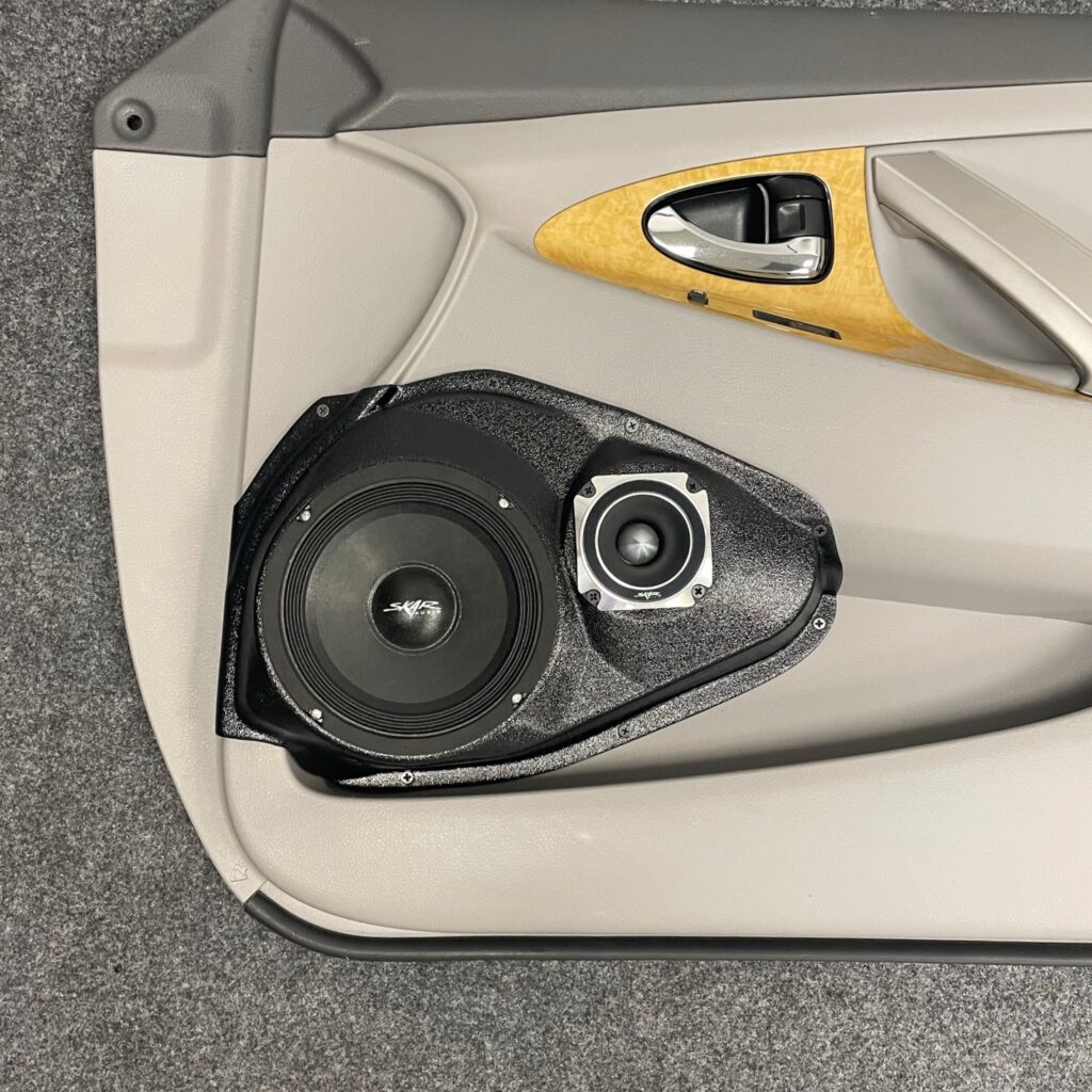 center ortho Speaker Upgrade for the Front Door of your 2007-2011 Toyota Camry. Easy installation of a 6.5" and 3.5" Midrange or Tweeter for the most powerful car stereo possible.