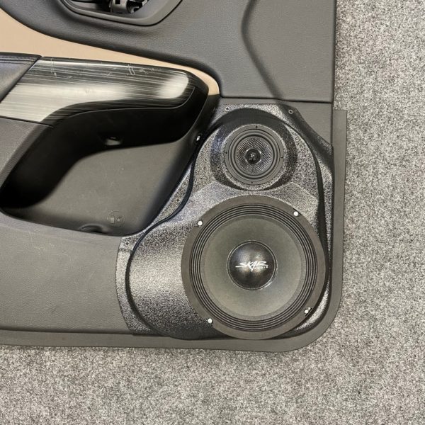 center ortho Speaker Upgrade for the Front Door of your 2014-2023 Jeep Cherokee. Easy installation of a 8" and 3.5" Super Tweeter for the most powerful car stereo possible.