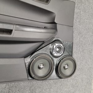 left 1 Speaker Upgrade for the Front Door of your 2005-2007 Chrysler 300. Easy installation of a Dual 6.5" Midrange and Single 3.5" Super Tweeter for the most powerful car stereo possible.