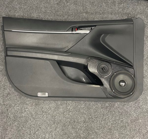 top center Speaker Upgrade for the Front Door of your 2018-2024 Toyota Camry. Easy installation of a 6.5" and 3.5" Midrange or Tweeter for the most powerful car stereo possible.