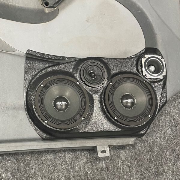 left ortho Speaker Upgrade for the Front Door of your 2003-2009 Dodge Sprinter. Easy installation of a Dual 6.5" Midrange and Dual 3.5" Super Tweeter for the most powerful car stereo possible.