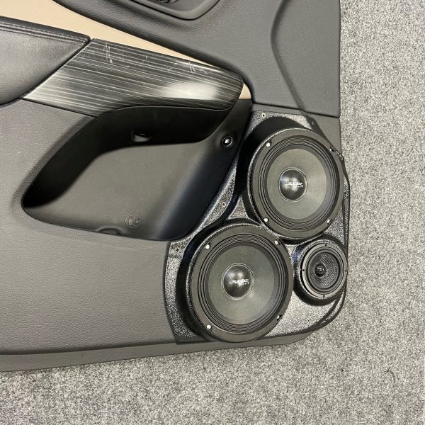 left ortho Speaker Upgrade for the Front Door of your 2014-2023 Jeep Cherokee. Easy installation of a Dual 6.5" Midrange and Single 3.5" Super Tweeter for the most powerful car stereo possible.