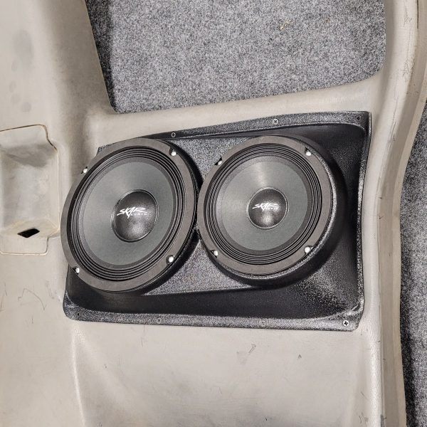 right ortho Speaker Upgrade for the Rear Door of your 2000-2006 Chevrolet Silverado, GMC Sierra. Easy installation of a 8" and 6.5" Midrange for the most powerful car stereo possible.