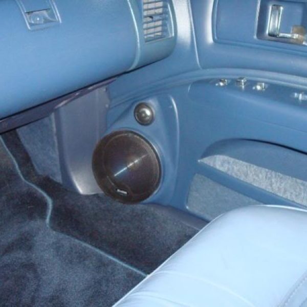 right ortho Speaker Upgrade for the Front Door of your 1992-1996 Chevrolet Caprice, Impala SS. Easy installation of a 6.5" Component Set for the most powerful car stereo possible.