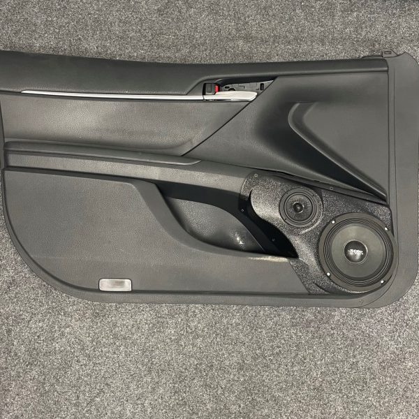 top center Speaker Upgrade for the Front Door of your 2018-2024 Toyota Camry. Easy installation of a 6.5" and 3.5" Midrange or Tweeter for the most powerful car stereo possible.